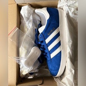 Adidas Gazelle - women 5.5 US Blue